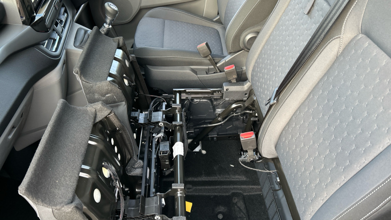 Ford Tourneo Custom 320 L1 Diesel Fwd 2.0 EcoBlue 136ps H1 Titanium 8 seater Auto